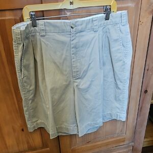 Men's Light Tan Pleated Cotton Shorts